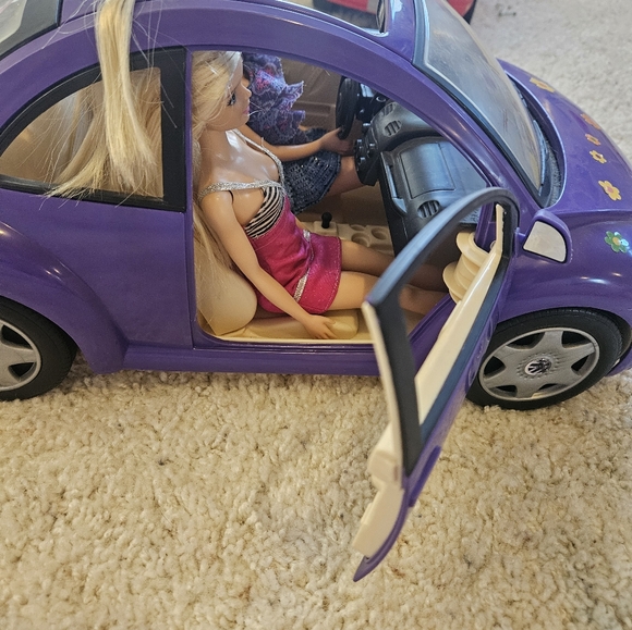 Mattel Barbie Doll Volkswagon Beetle Purple Comes With Surprise - Picture 3 of 7